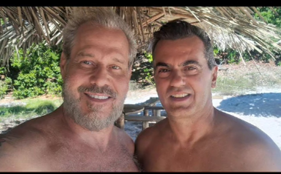 Nico Puig e o marido, Jeff — Foto: reprodução