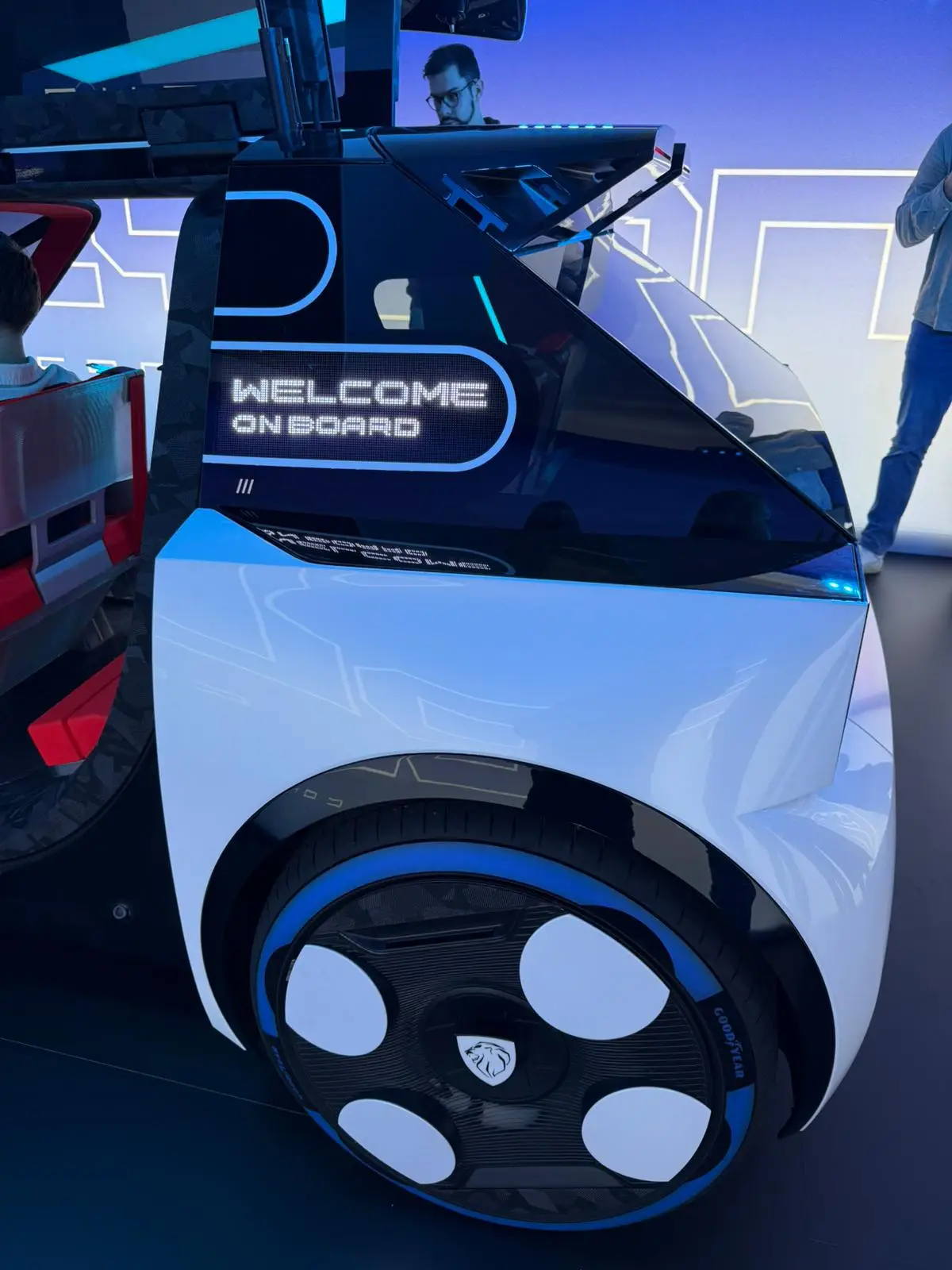 Peugeot Polygon Concept é o novo estudo de design que revela o futuro da marca! 19 Peugeot Polygon Concept é o novo estudo de design que revela o futuro da marca! 19