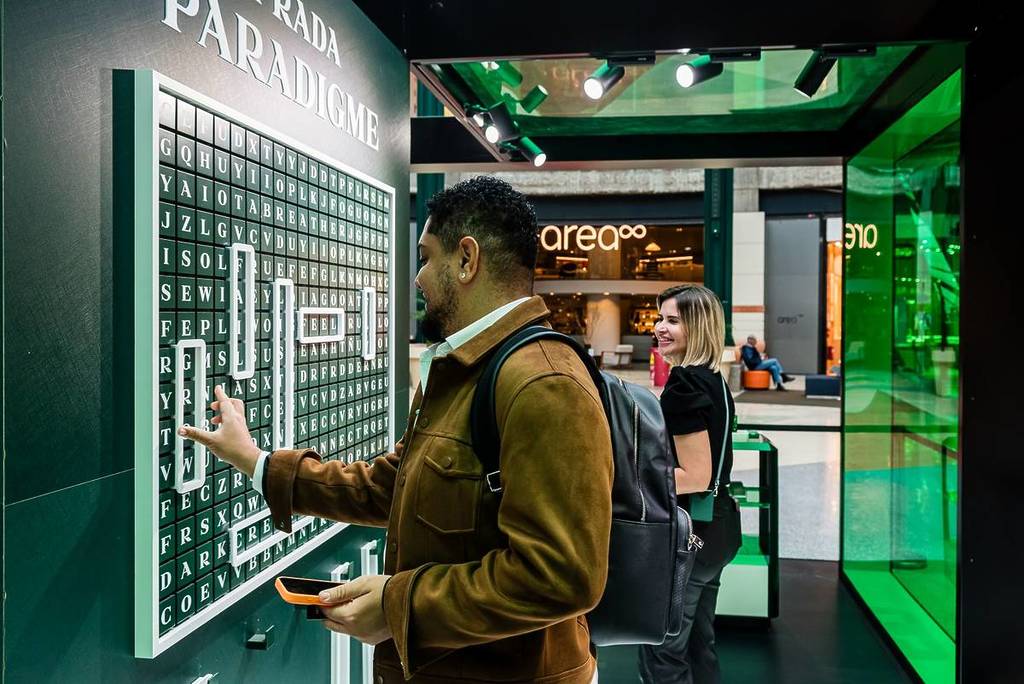 Chega uma pop-up exclusiva Prada a Lisboa para promover o Paradigme