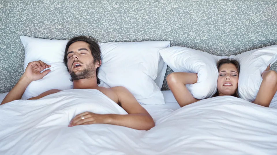 Quando roncar é sinal de alerta e motivo para ir ao médico - jornalmetropolis.com.br