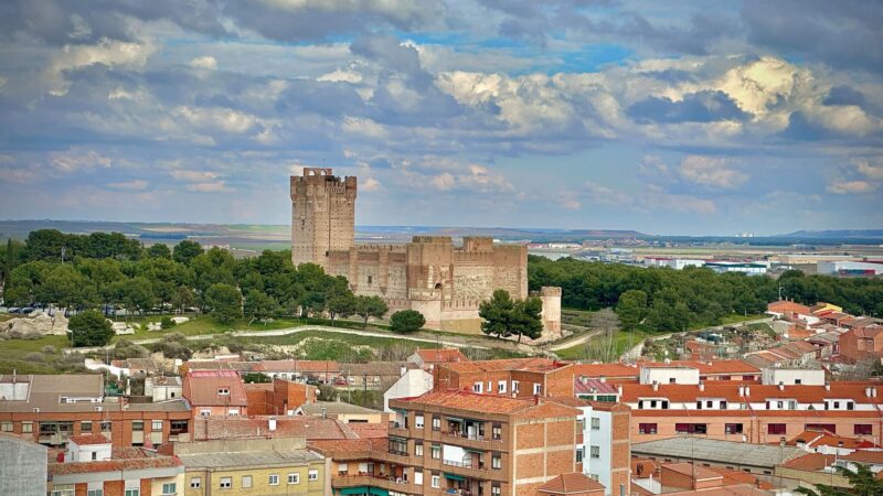 vila espanhola a duas horas de Portugal tem casas a partir de 500 euros e empregos em diversos setores