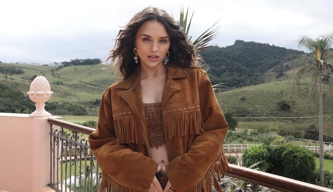 Rafa Kalimann fala sobre começar a fumar muito jovem e surpreende