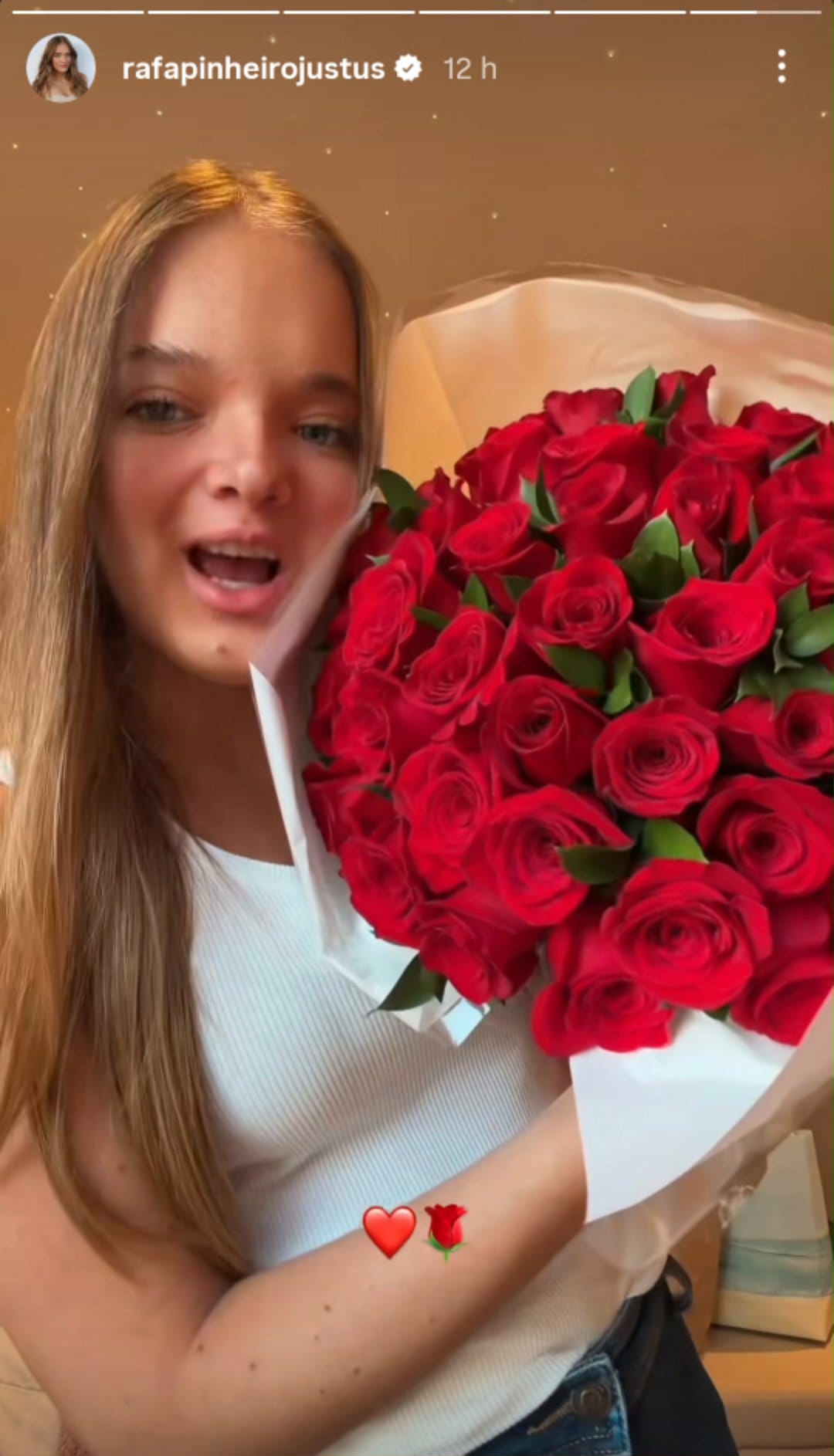 Rafaella Justus ganha flores