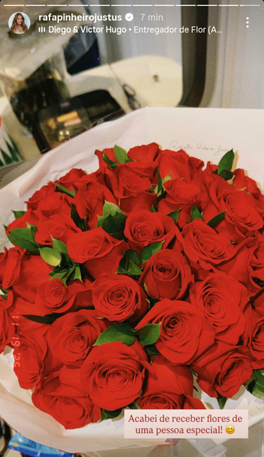 Rafaella Justus ganha flores