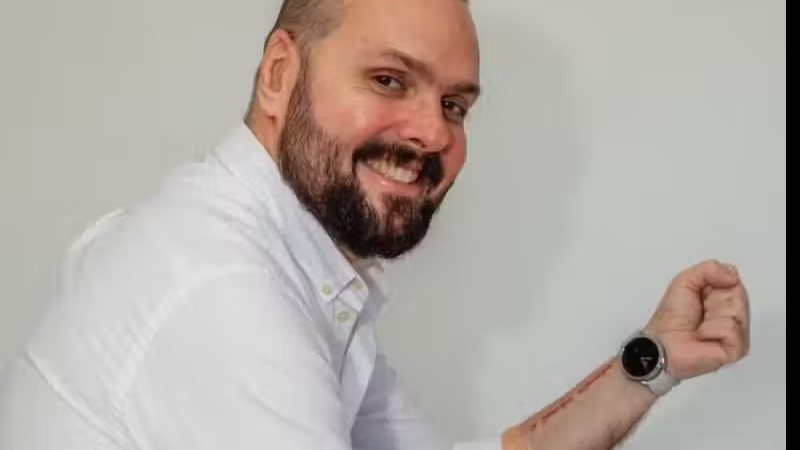 Como alerta de relógio inteligente salvou brasileiro de infarto fulminante?