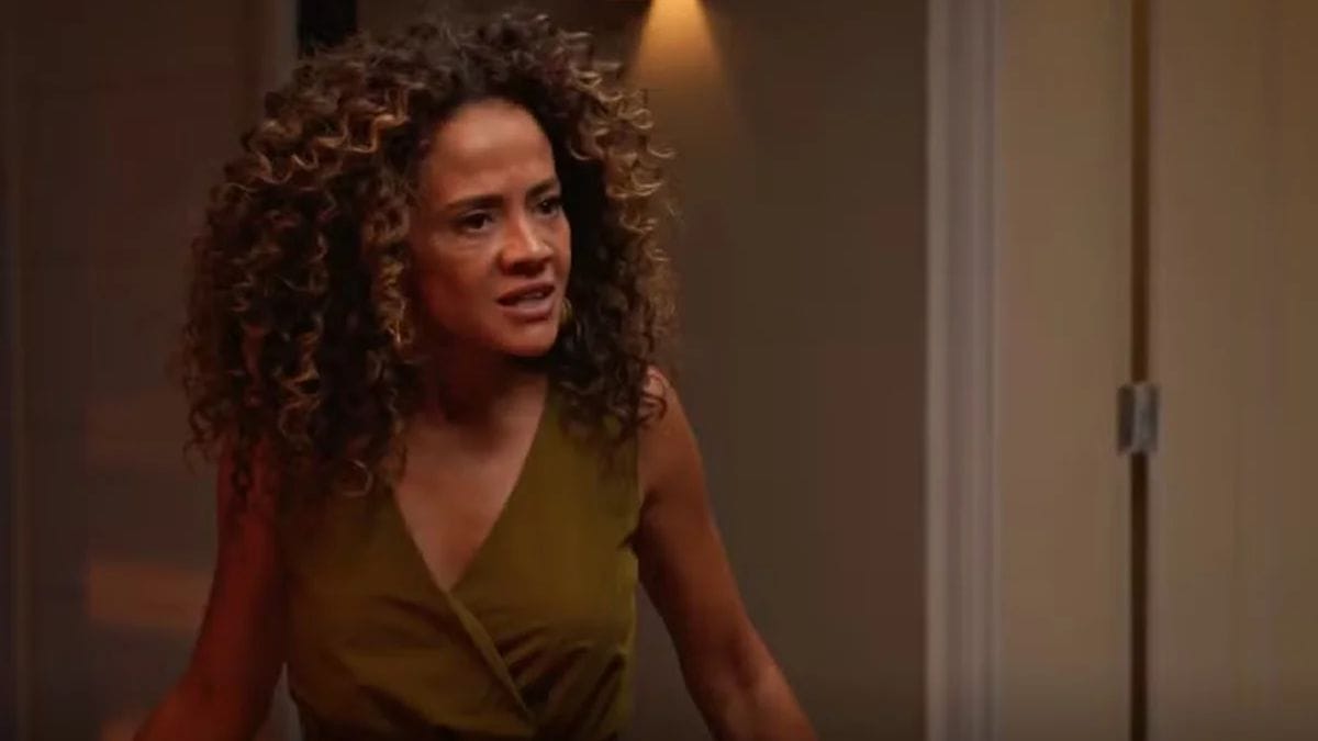 Aline Borges é Tânia em Dona de Mim