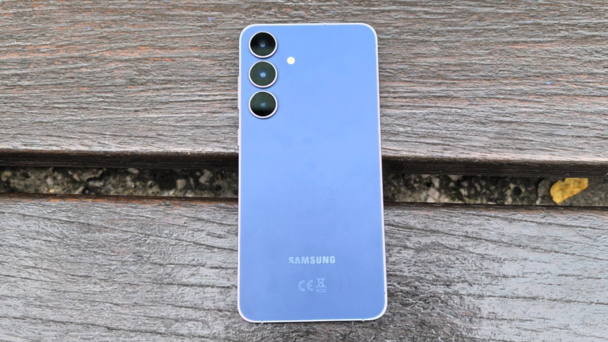 Samsung Galaxy S25 FE review: um bom smartphone que traz poucas novidades