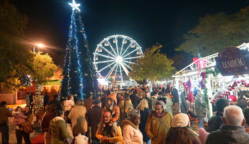 Enchente para assistir à abertura do Reino do Natal de Santarém