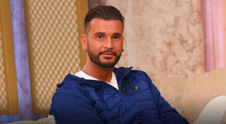 Siga-nos no Google News