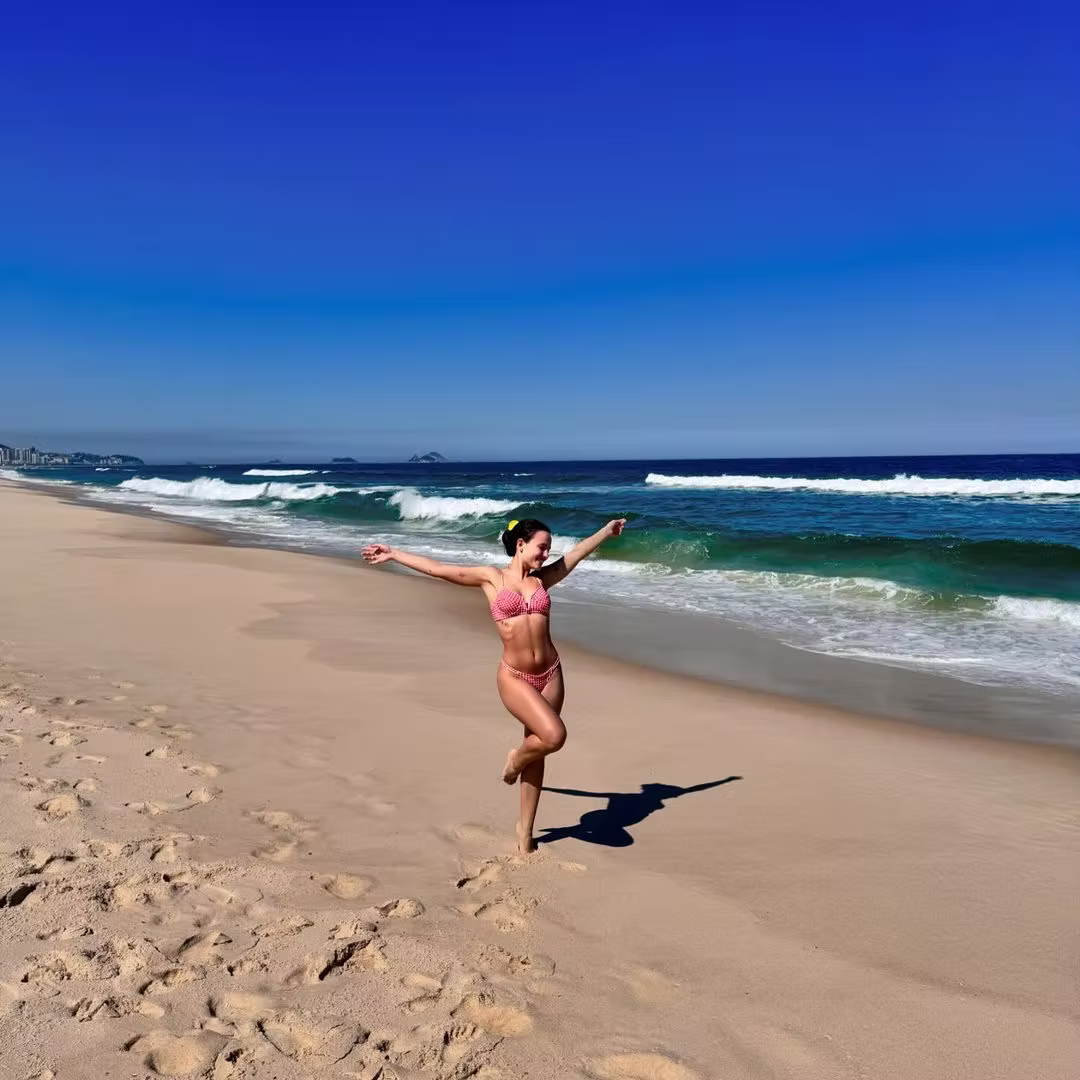 Larissa Manoela entrou no radar da moda praia — Foto: Reprodução Instagram