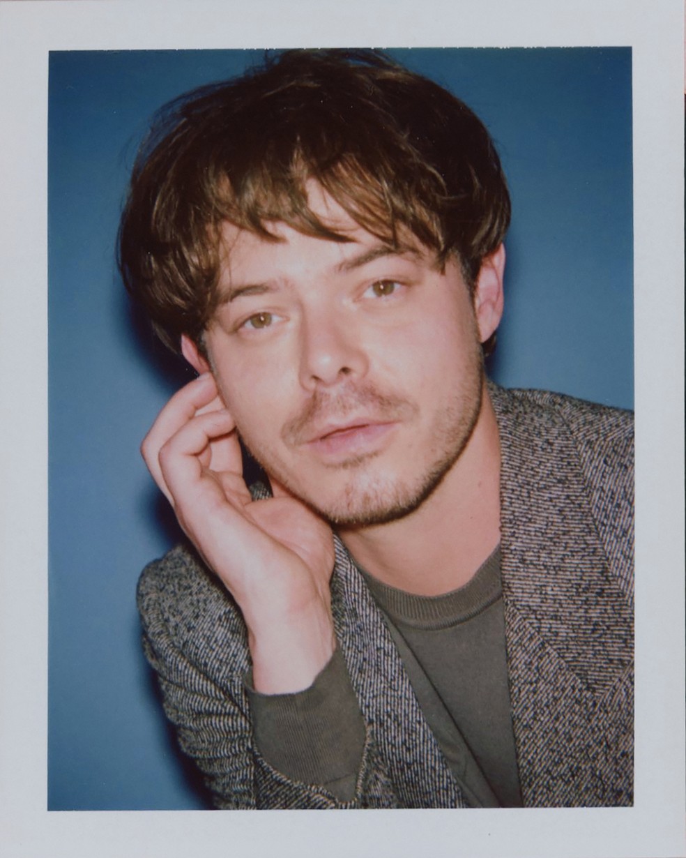 Charlie Heaton, o Jonathan de "Stranger things" — Foto: Chantal Anderson