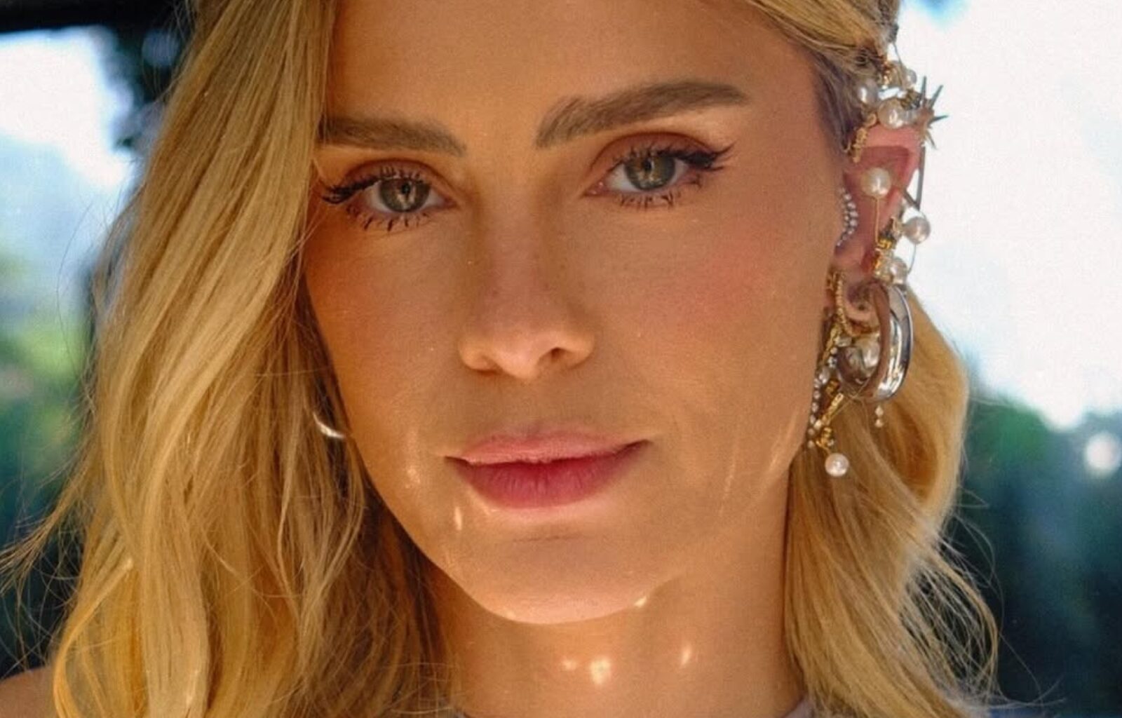 Web se surpreende com transformação radical de Carolina Dieckmman