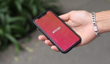 a nova funcionalidade do Tinder que analisa fotos para melhorar a compatibilidade entre utilizadores