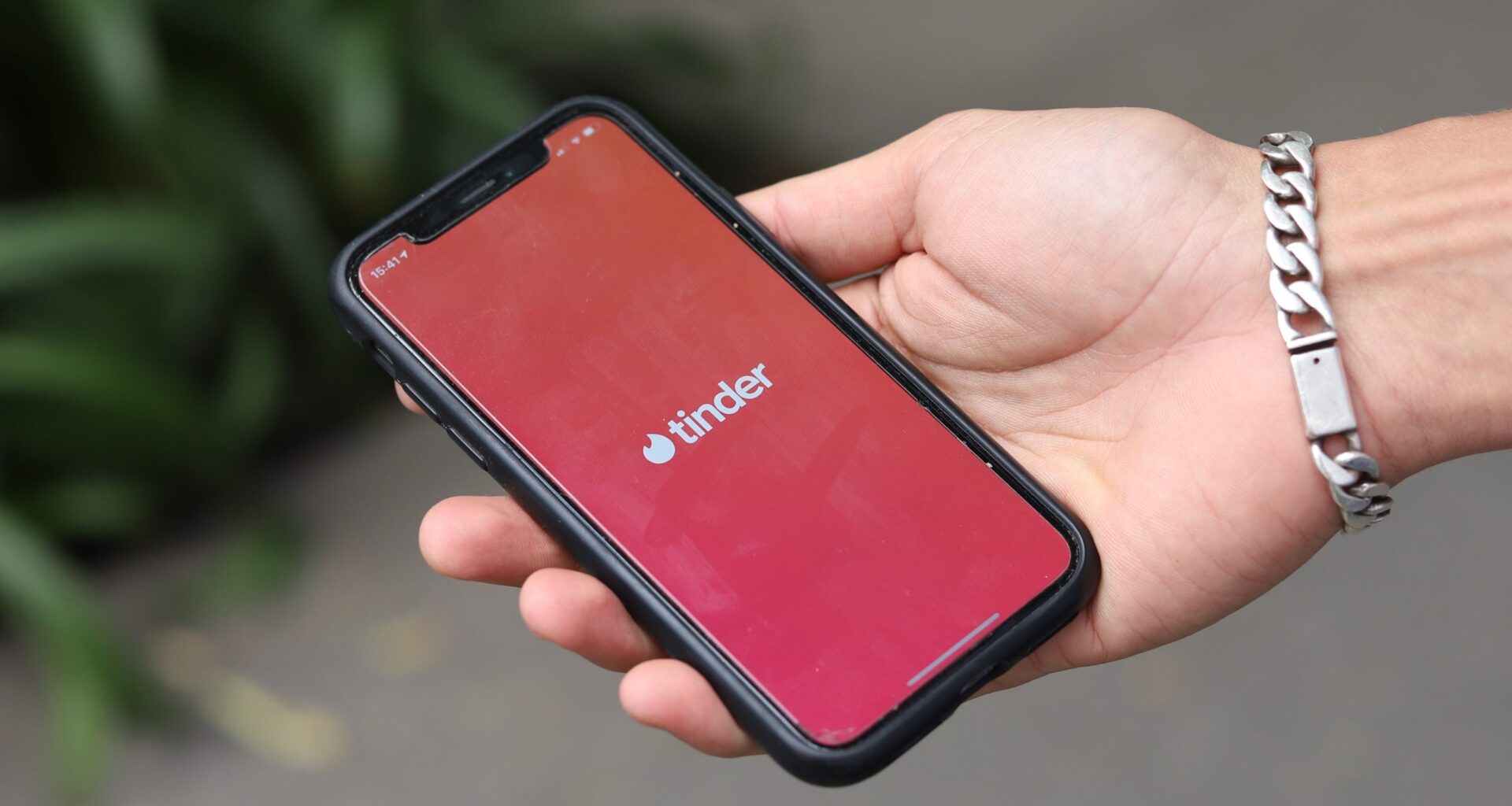 Tinder quer aceder às tuas fotos para o par ideal