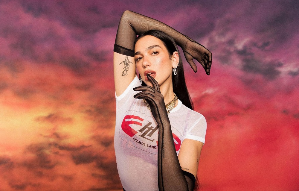 Dua Lipa indica livraria carioca em visita ao Brasil; saiba qual é