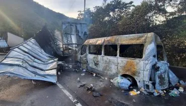 Ferido, motorista de van salva 15 pessoas antes de explosão na BR-376