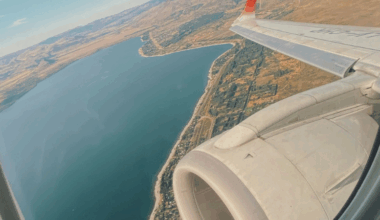 Viajar de avião "em pé"? Conheça os "novos assentos" que prometem bilhetes por menos de 2 euros