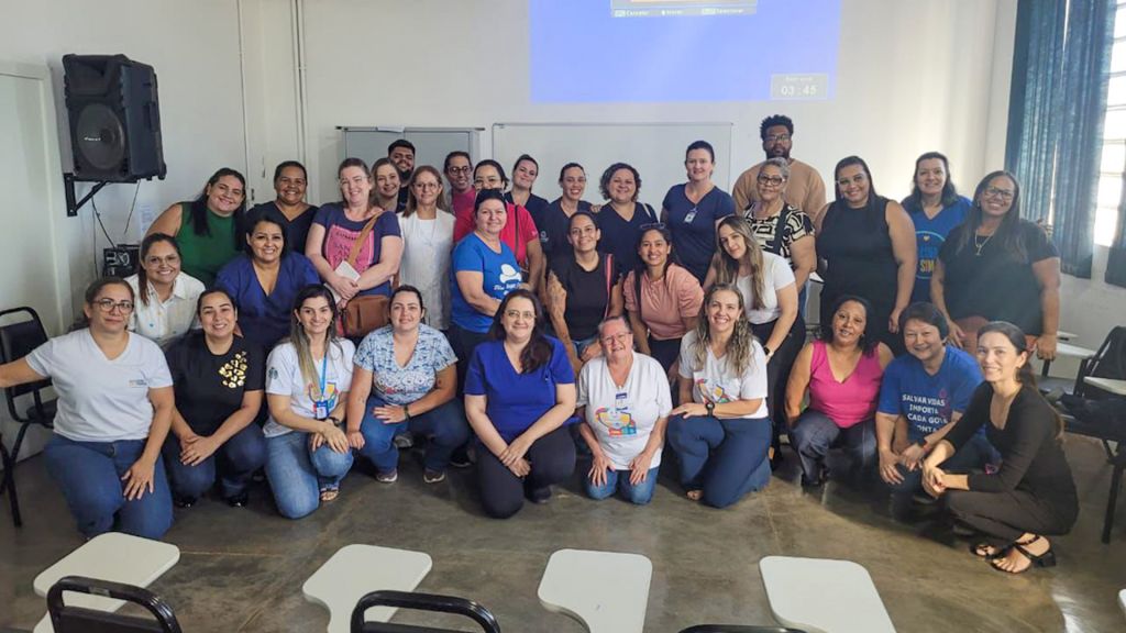 Vigilância Epidemiológica de Araçatuba orienta profissionais das UBSs sobre normas e procedimentos de vacinação