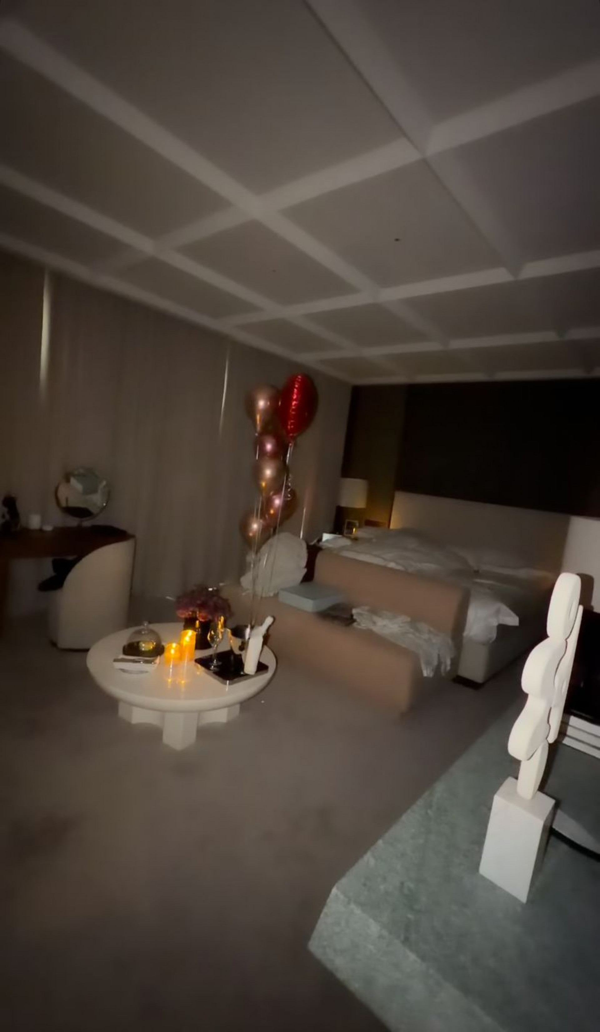 Virginia acordou em quarto com decoração romântica - Reprodução/Instagram