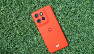 Motorola Edge 50 Neo aparece pela METADE DO PREÇO em promoção relâmpago