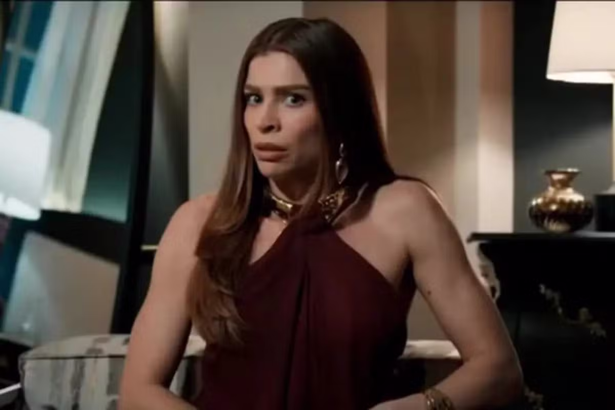 Arminda tenta matar Zenilda após aparição de Rogério. Entenda