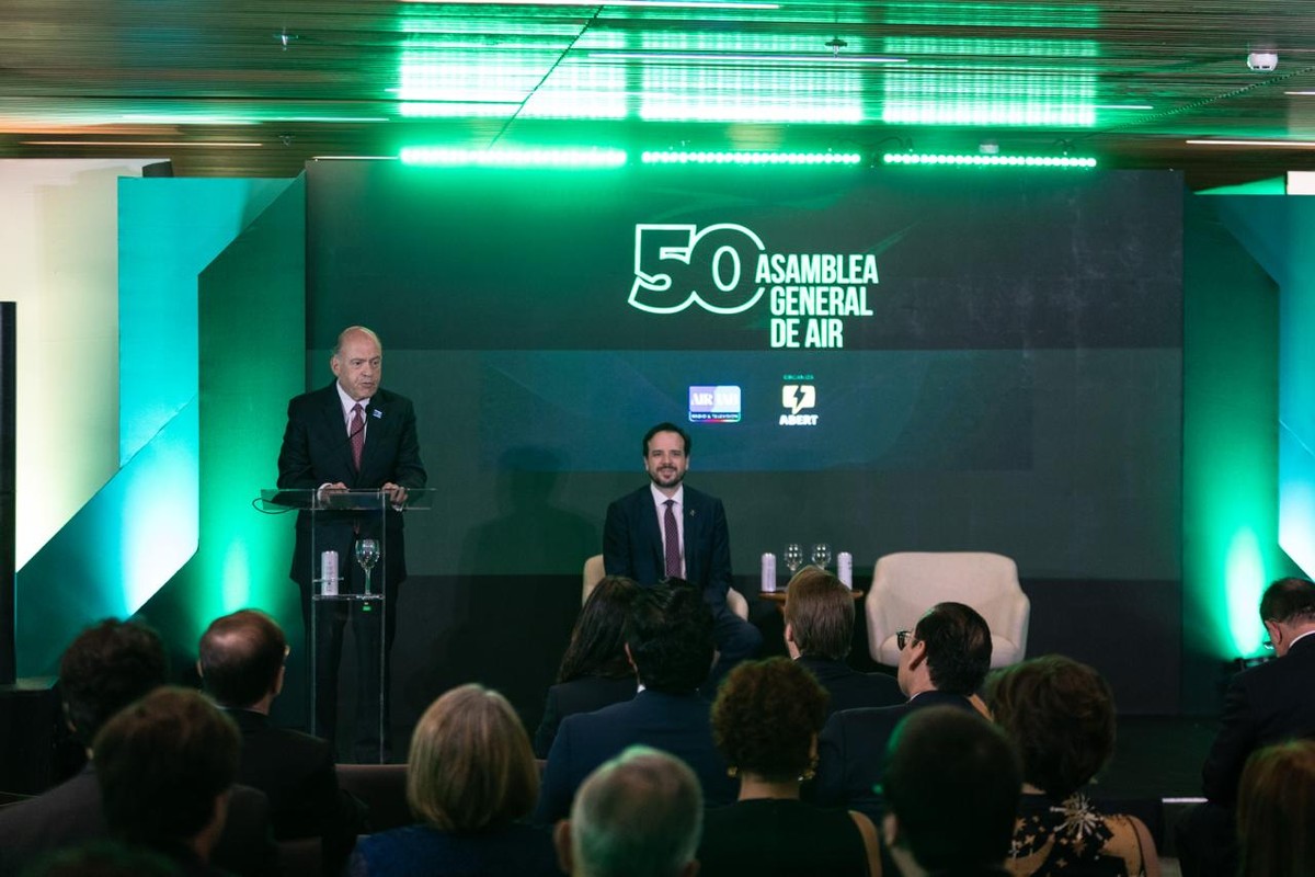 Associação Internacional de Radiodifusão se reúne em Brasília e reforça importância do setor para defesa da democracia