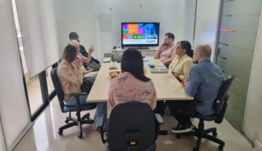 Em visita institucional à Vigilância Epidemiológica de Jundiaí, Amparo conhece processo de notificação da dengue no município