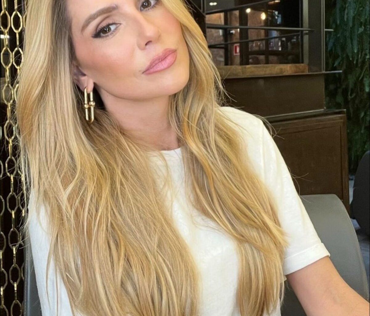 Deborah Secco exibe loiro para 'Bruna Surfistinha'