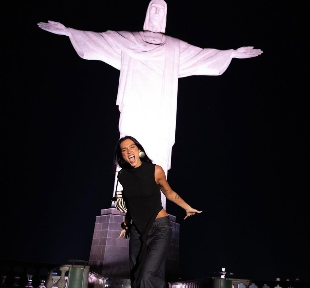 roteiro pelos lugares que a cantora visitou no Rio; confira imagens do 'rolé' carioca