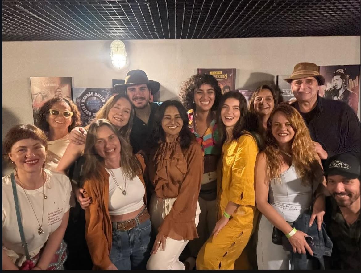 Elenco de 'Pantanal' se reencontra em show de Almir Sater e Gabriel Sater no Rio - O Globo