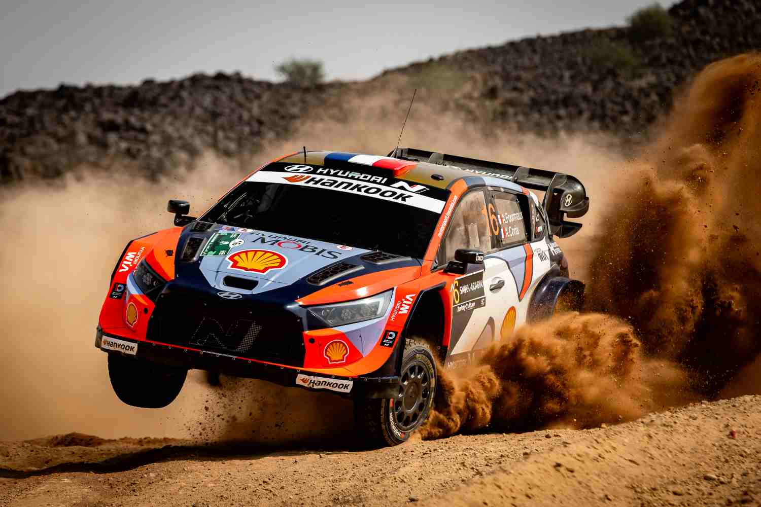 WRC, Rali da Arábia Saudita/PEC7: Fourmaux líder após furo de Pajari