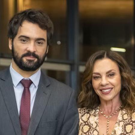 Xênica (Carla Marins) e José Maria (Túlio Starling) em 'Três Graças'