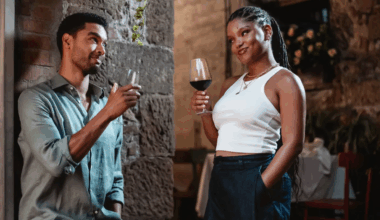 Halle Bailey e Regé-Jean Page estrelam a comédia romântica 'You, Me & Tuscany'; Trailer será lançado AMANHÃ!