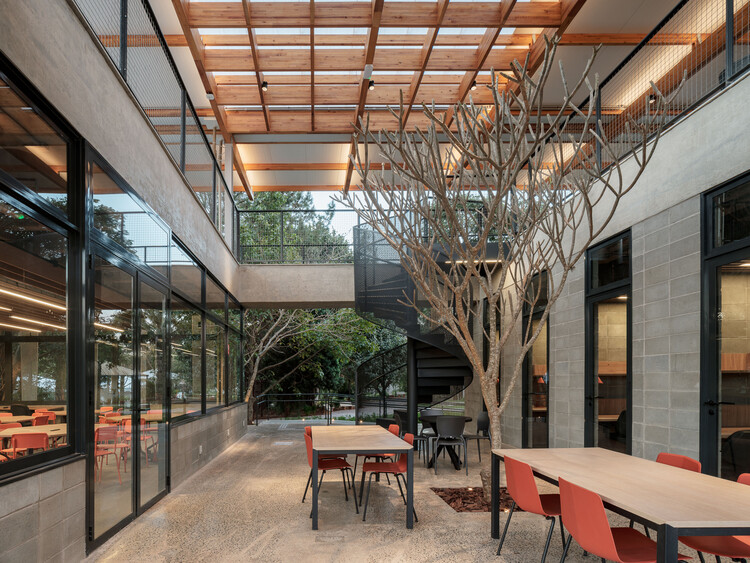 Centro de Vivência ILUM / 23 SUL - Fotografia de Interiores, Sala de Jantar, Madeira, Aido
