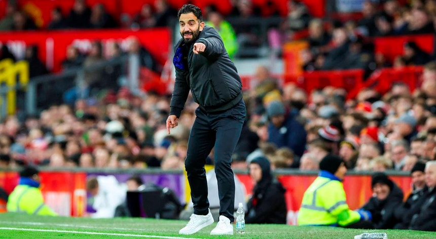 Adeptos do United pedem demissão de Ruben Amorim