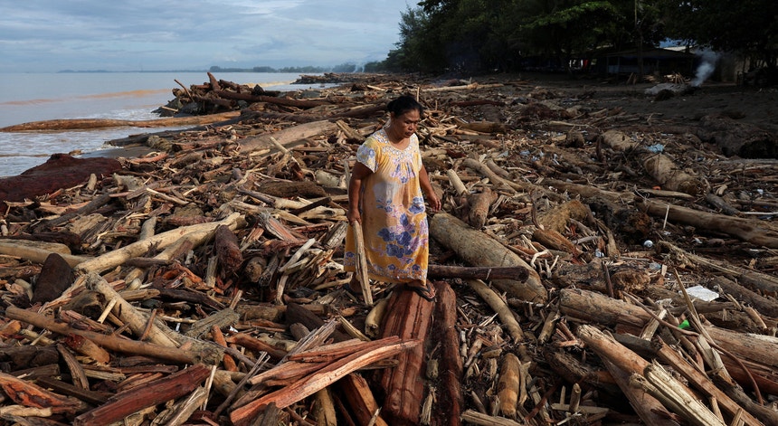 Mais de 600 mortos e 500 desaparecidos após cheias na Indonésia