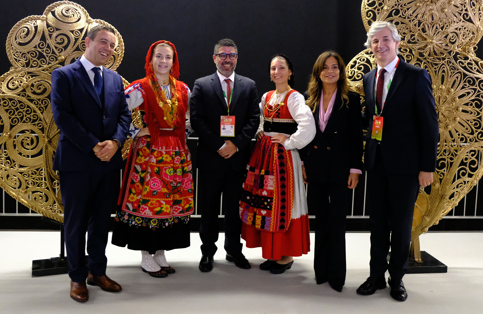 'apagão' na iluminação de natal em viana que até carlos moedas queria ver