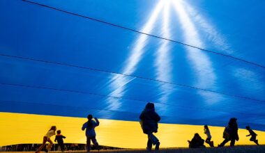 Rússia enviou crianças ucranianas raptadas para a Coreia do Norte, segundo as autoridades