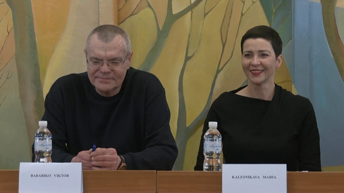 Prisioneiros libertados sobre a permanência na Bielorrússia: "Acordei e descobri que tinha uma costela partida"