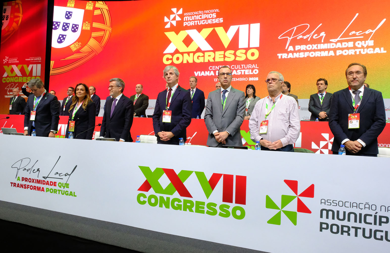 'apagão' na iluminação de natal em viana que até carlos moedas queria ver