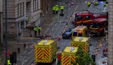 Homem que atropelou multidão nos festejos do Liverpool sofre pena muito pesada