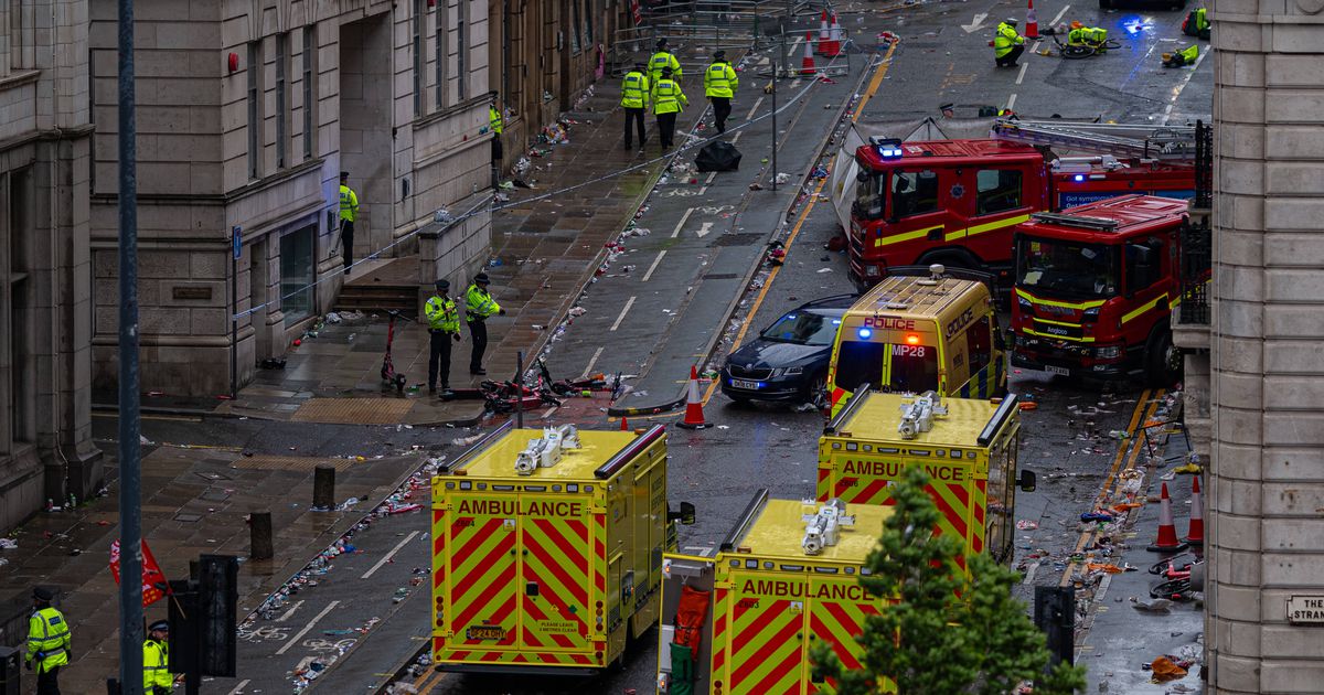 Homem que atropelou multidão nos festejos do Liverpool sofre pena muito pesada