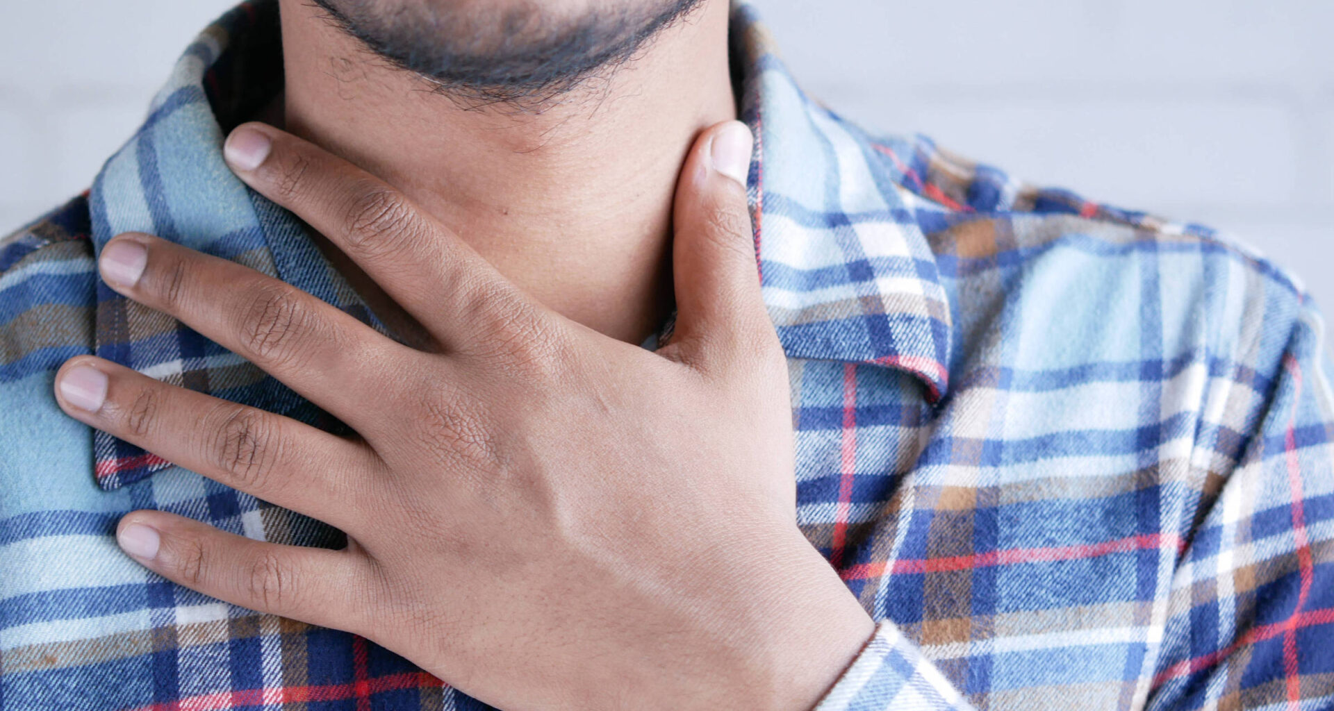 Veja 7 remédios caseiros para dor de garganta - 19/12/2025 - Saúde