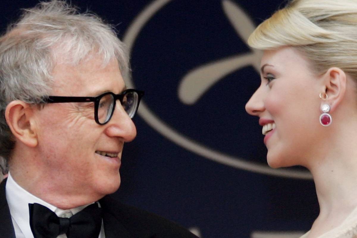 Scarlett Johansson reitera apoio ao cineasta Woody Allen - 01/12/2025 - Ilustrada