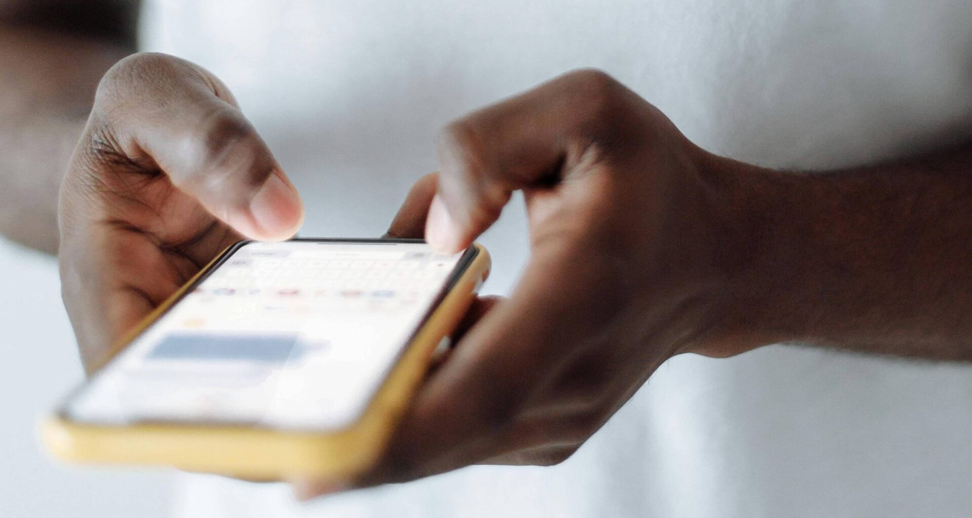 Por que verificar o celular pode esgotar foco e memória - 01/12/2025 - Equilíbrio