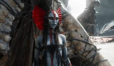 A personagem Varang em cena do trailer de 'Avatar: Fogo e Cinzas', de James Cameron