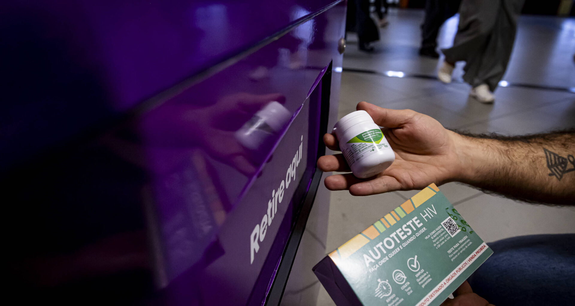 HIV e envelhecimento: menos remédios podem ser mais saúde - 12/12/2025 - Equilíbrio e Saúde