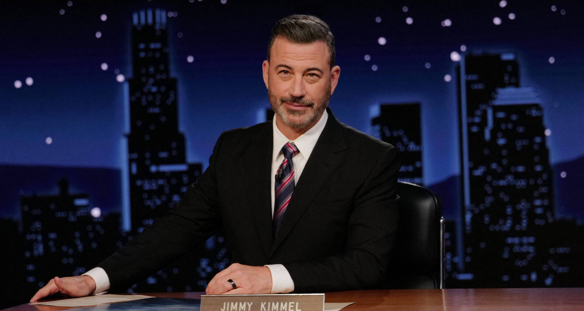 Jimmy Kimmel renova contrato com a Disney por mais um ano - 08/12/2025 - Ilustrada