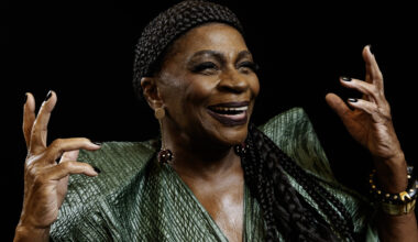 Zezé Motta será benzedeira em nova novela das seis - 08/12/2025 - Mônica Bergamo