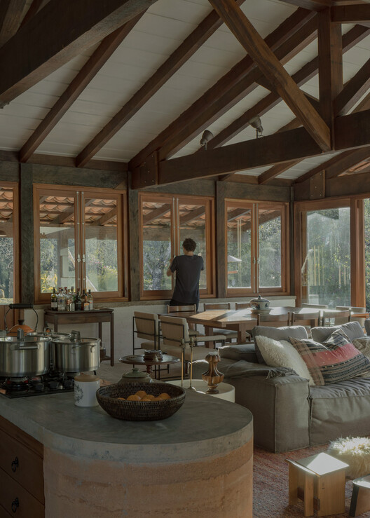 Entre o sítio e o ofício: quatro projetos de messina | rivas em Cunha - Imagem 4 de 14